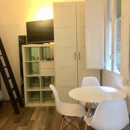 Portici Di Via Piella Appartamento
